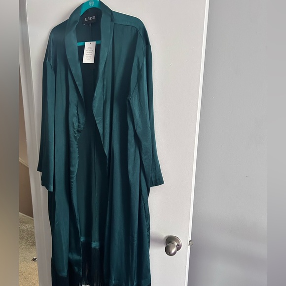 Kimono with fringe on the bottom - Picture 2 of 4